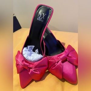 💃💃NY&C Cindy Shimmering Bow Tie Hot Pink Heel💃💃